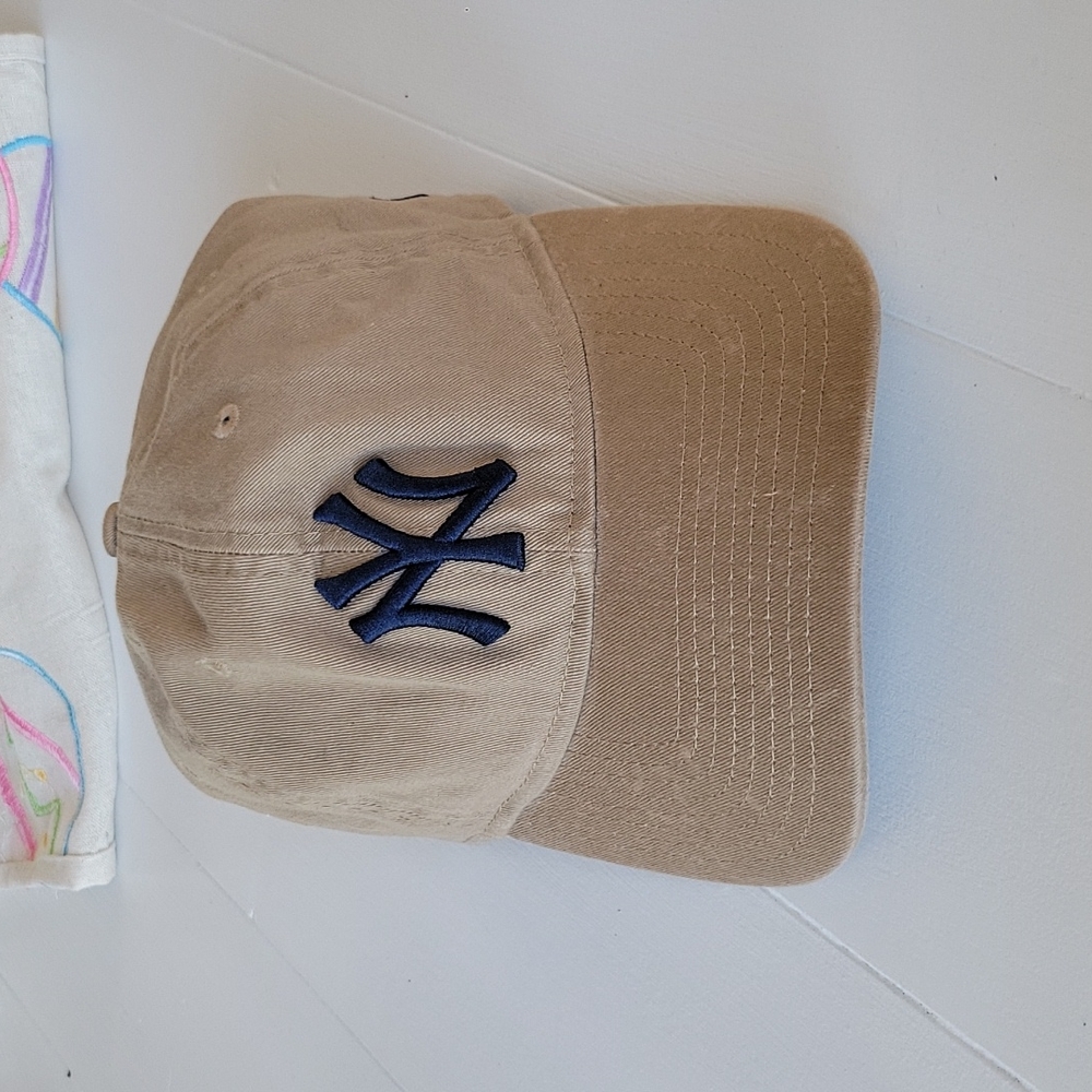 New york yankee hat.  New ERA